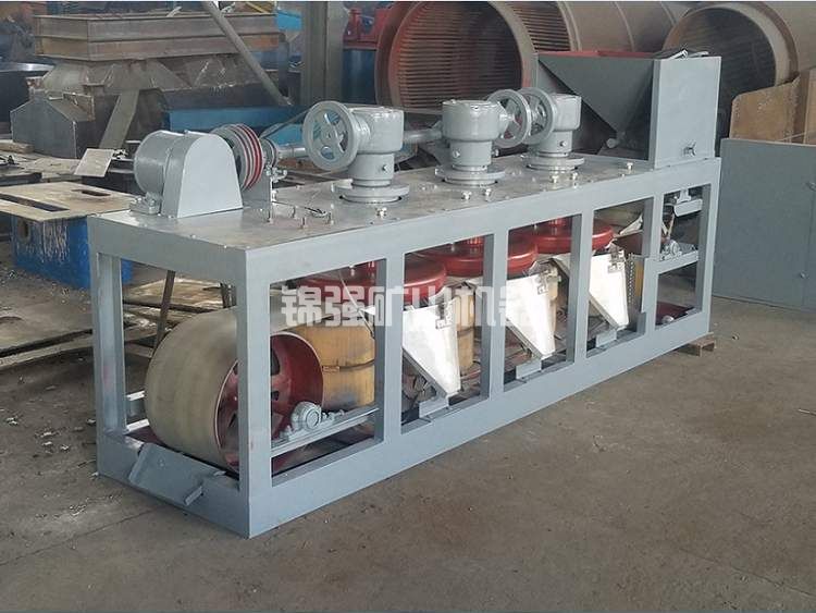 三盤磁選機(jī)(圖4) 三盤磁選機(jī)(圖4)